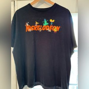 Nickelodeon- Mens size XXL, black, short sleeved tee w/characters.